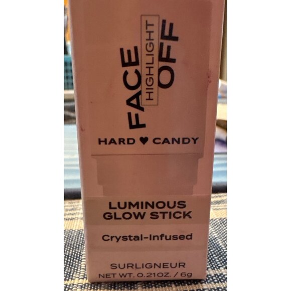 Hard Candy Face Off Highlight Luminous Glow Stick Crystal-Infused Rich Rich - Picture 2 of 6